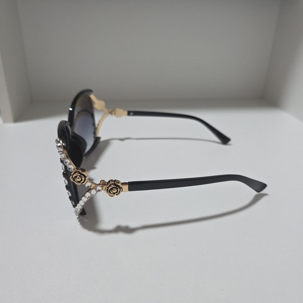 Oversized Black Rhinestone Sunglasses with Gold‎ Rose Side Detail – Glam Fashion